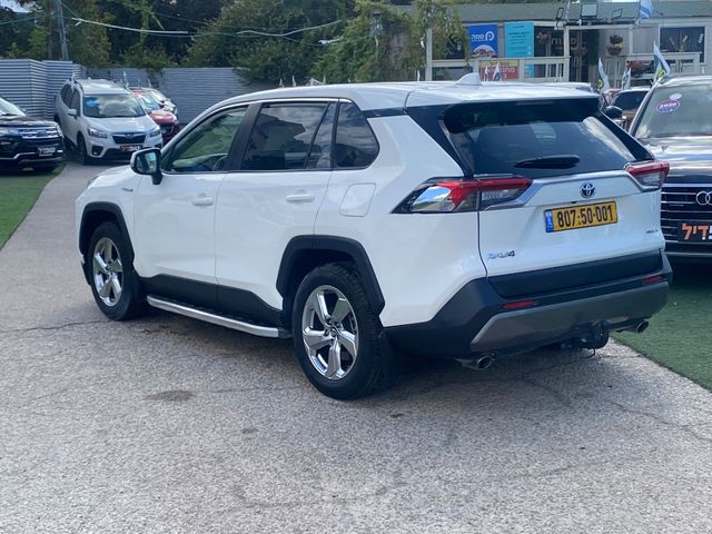 טויוטה RAV4
