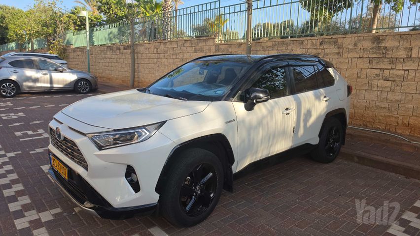 מודעת רכב טויוטה RAV4