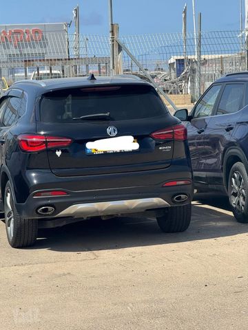 מודעת רכב אם ג'י EHS PHEV
