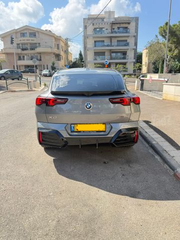 ב מ וו X2