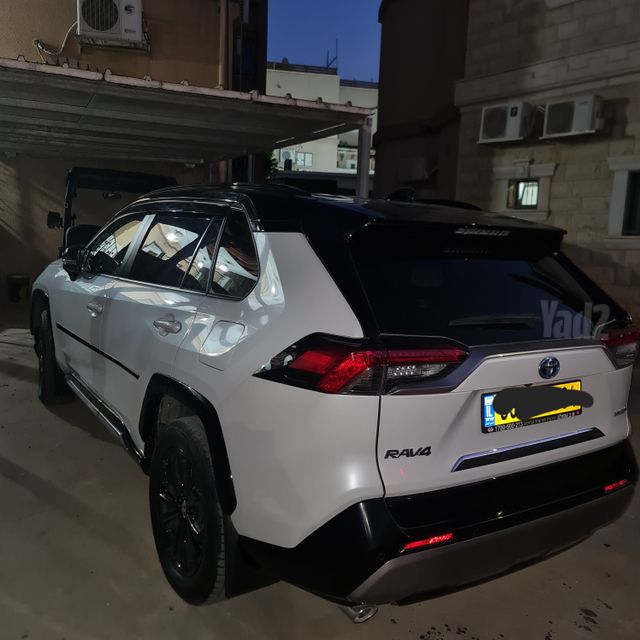 טויוטה RAV4