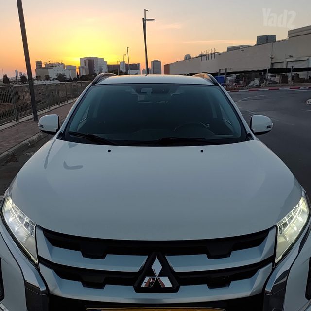 מודעת רכב מיצובישי ASX