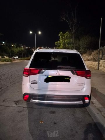מיצובישי אאוטלנדר