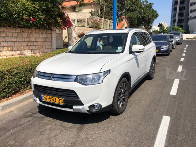 מיצובישי אאוטלנדר