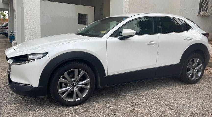 מודעת רכב מאזדה CX-30