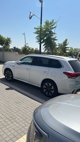 מיצובישי אאוטלנדר