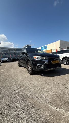 מודעת רכב מיצובישי ASX