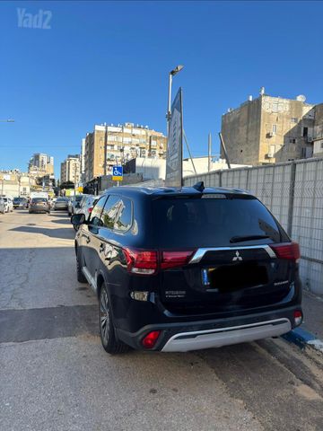 מיצובישי אאוטלנדר
