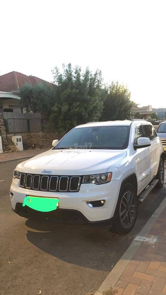 מודעת רכב ג'יפ גרנד צ'ירוקי