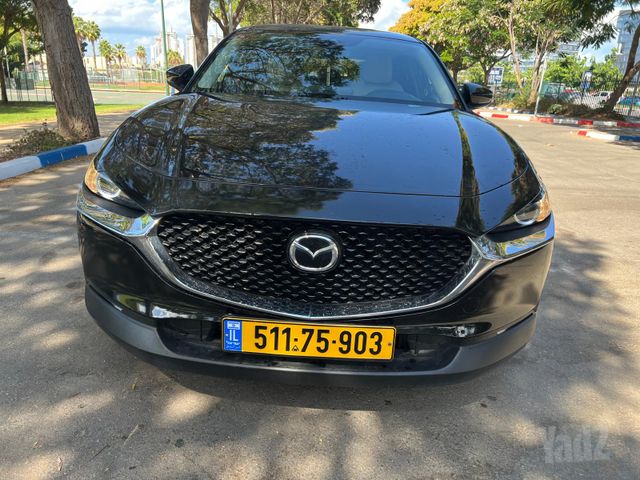 מודעת רכב מאזדה CX-30