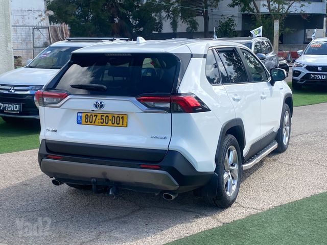 טויוטה RAV4