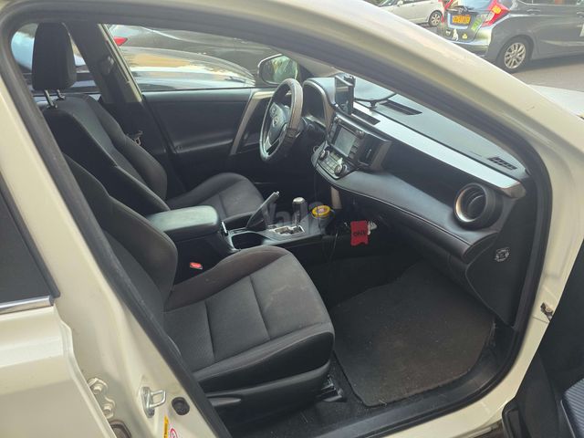 טויוטה RAV4