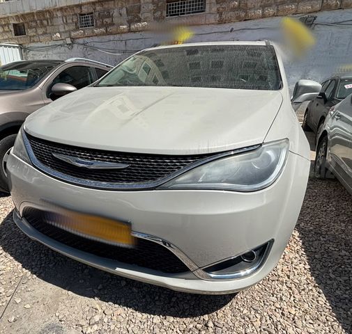 מודעת רכב קרייזלר פסיפיקה