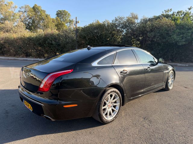 יגואר XJ