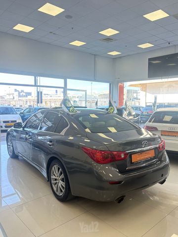 אינפיניטי Q50