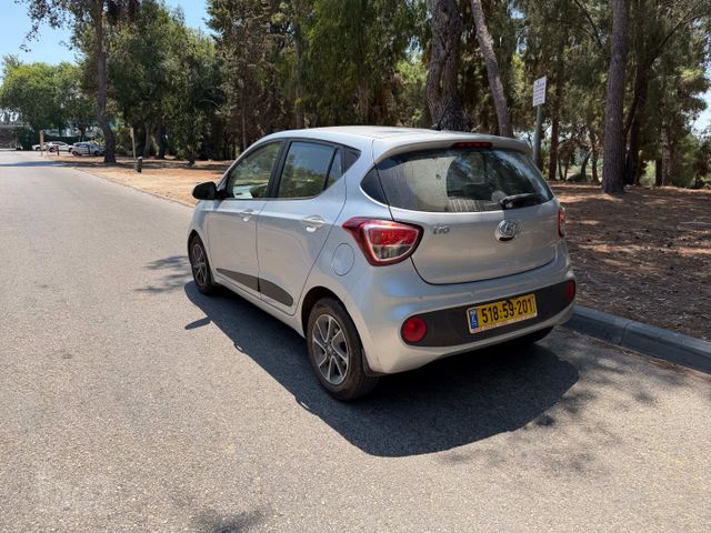 יונדאי i10