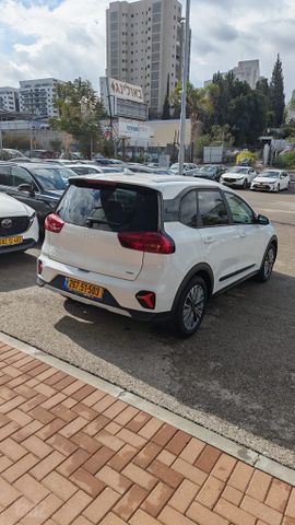 קיה נירו פלוס