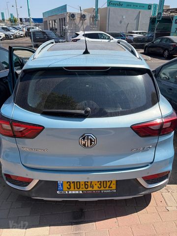 אם ג'י ZS