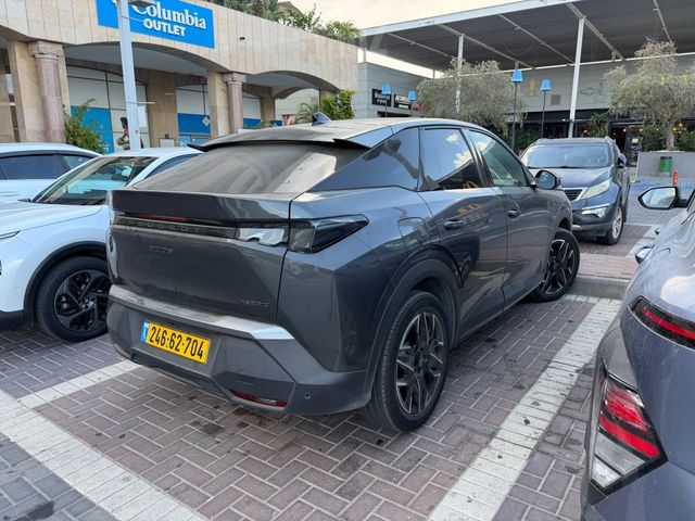 פיג'ו 3008
