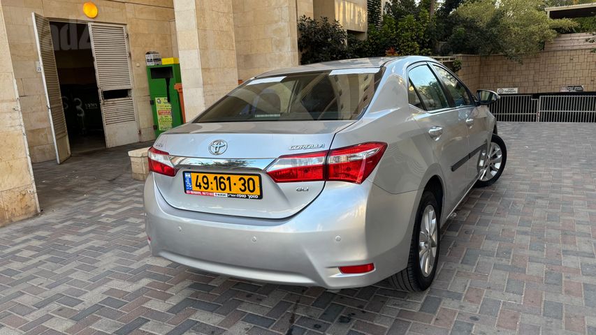 טויוטה קורולה