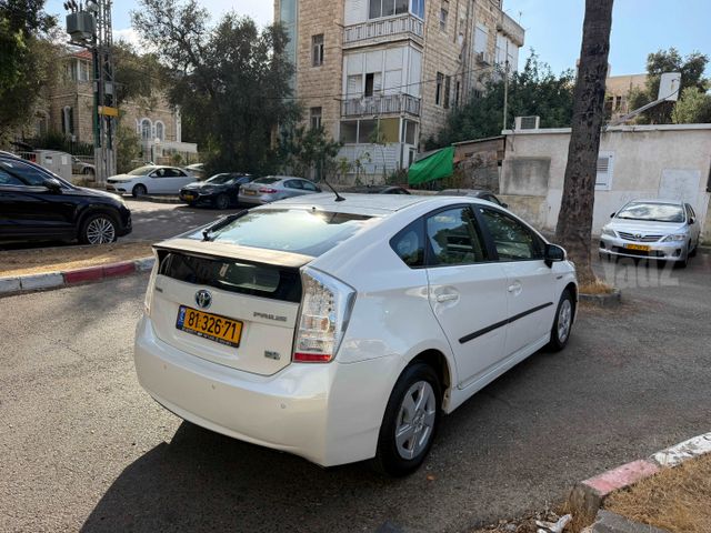 טויוטה פריוס