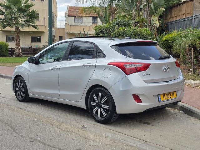 יונדאי i30