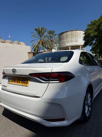 טויוטה קורולה