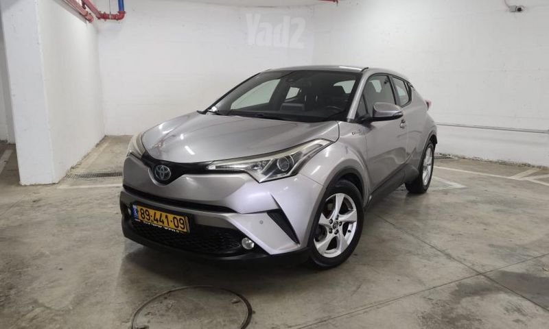 מודעת רכב טויוטה C-HR