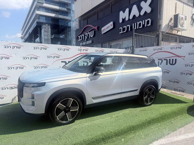 ג'אקו J7