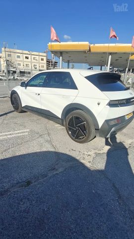 יונדאי איוניק 5