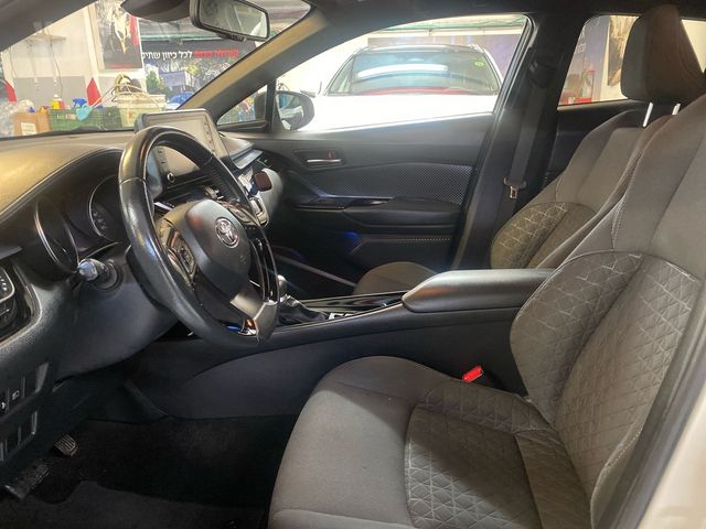טויוטה C-HR
