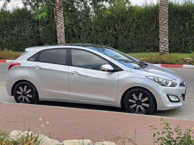 יונדאי i30