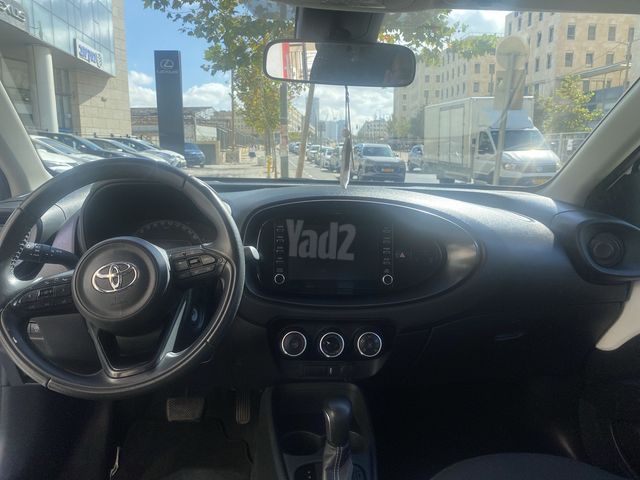 טויוטה אייגו X