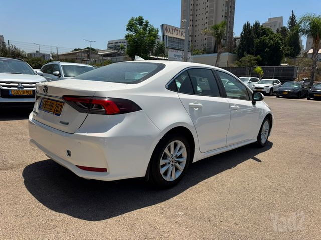 טויוטה קורולה