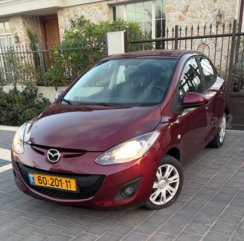 מודעת רכב מאזדה 2