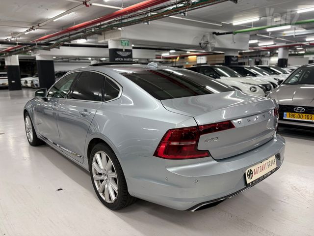 וולוו S90