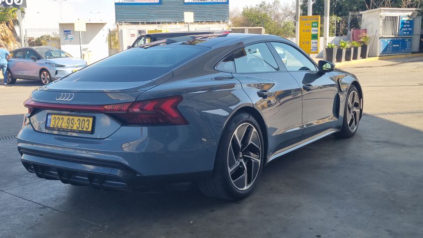 אאודי E-tron GT