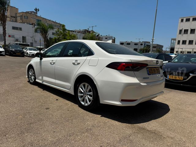 טויוטה קורולה