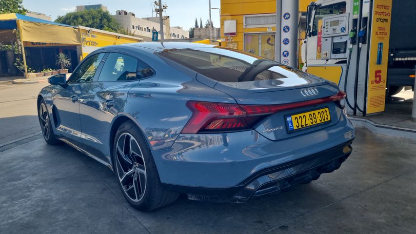 אאודי E-tron GT