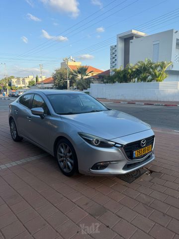 מאזדה 3
