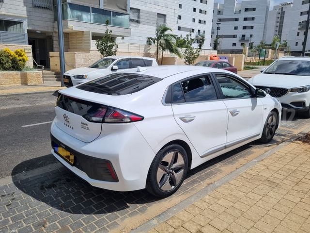 יונדאי איוניק