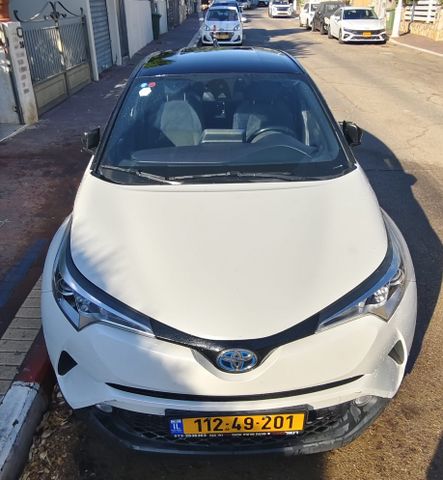 מודעת רכב טויוטה C-HR