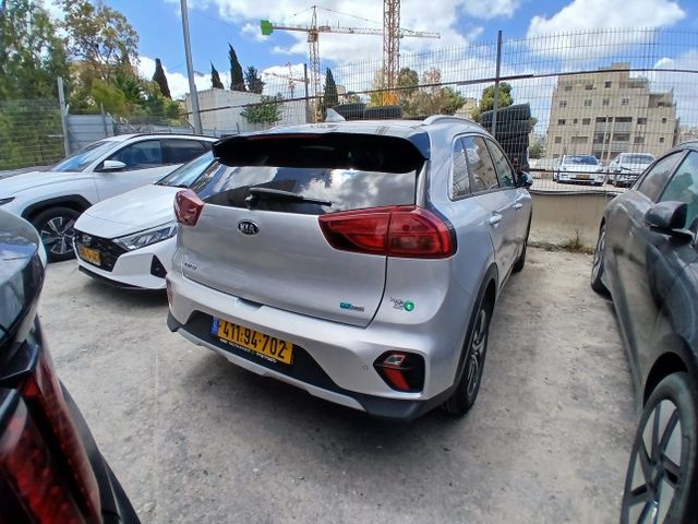 קיה נירו