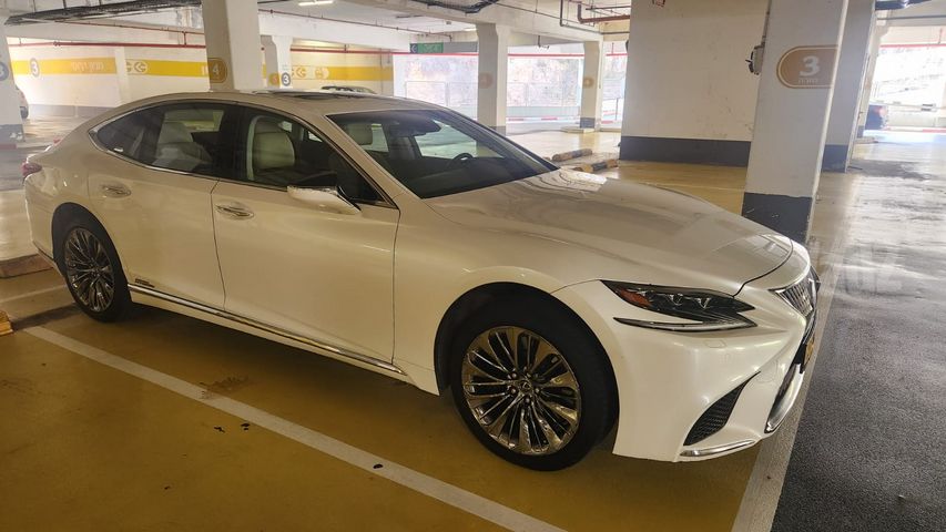 לקסוס LS