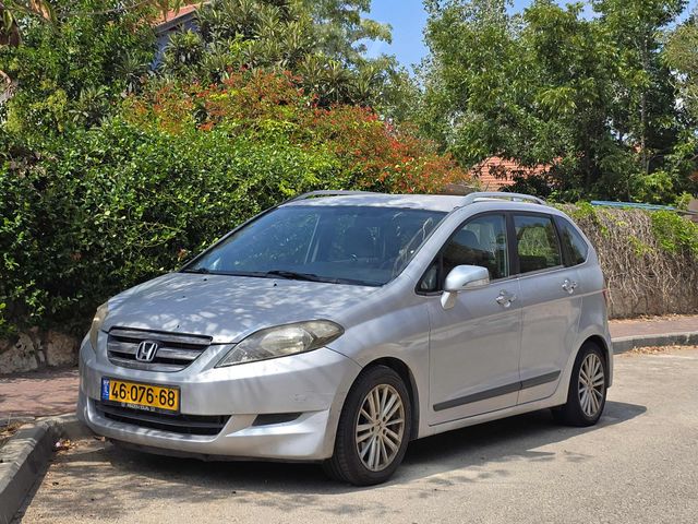 מודעת רכב הונדה FR-V