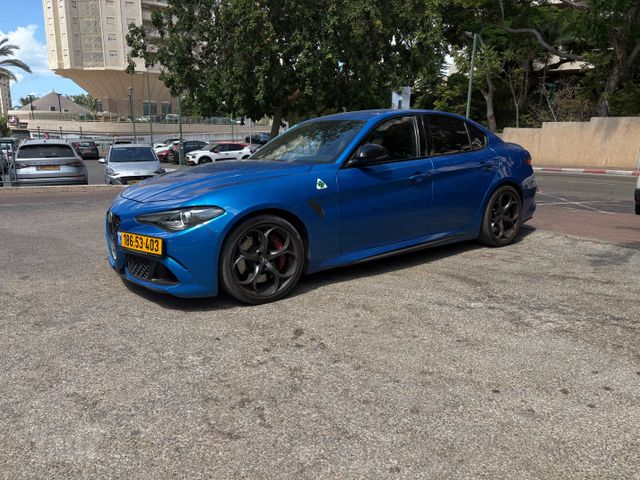 אלפא רומיאו ג'וליה