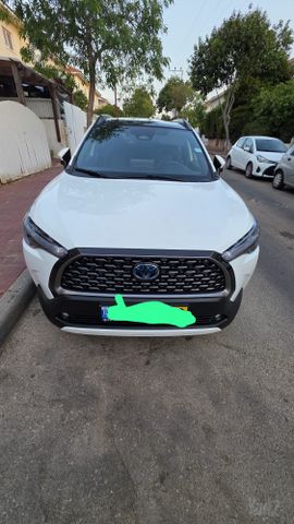מודעת רכב טויוטה קורולה קרוס