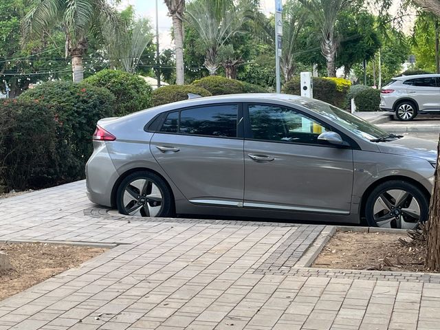 יונדאי איוניק