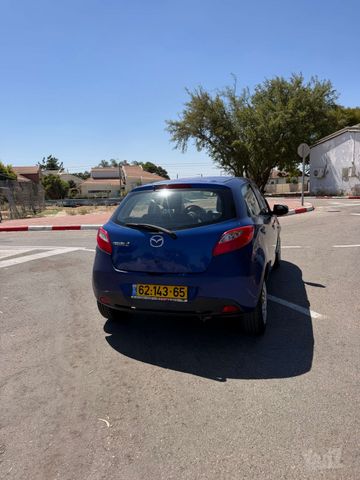 מודעת רכב מאזדה 2