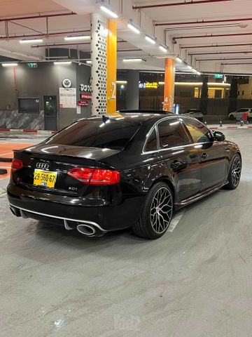 אאודי A4